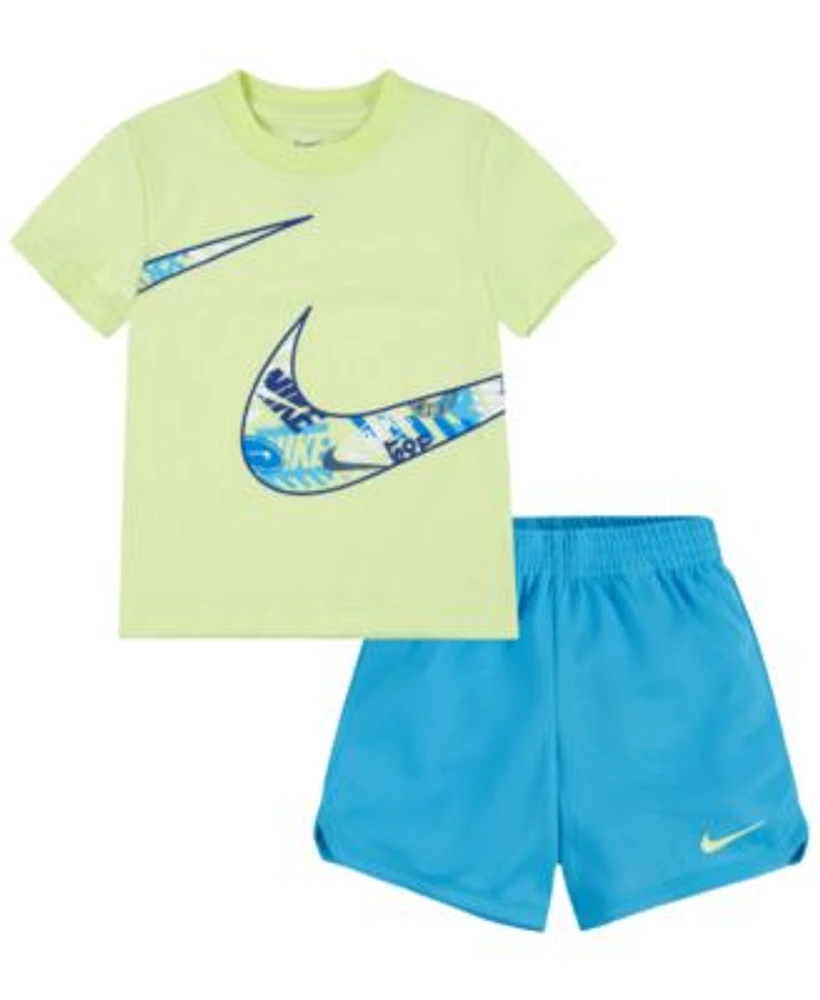 Nike Toddler Boys Wild Air T shirt and Shorts 2 Piece Set
