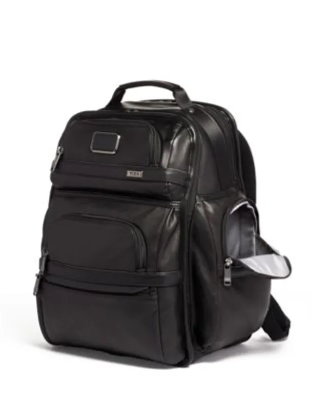 TUMI Voyageur Kendallville Brief | Dulles Town Center