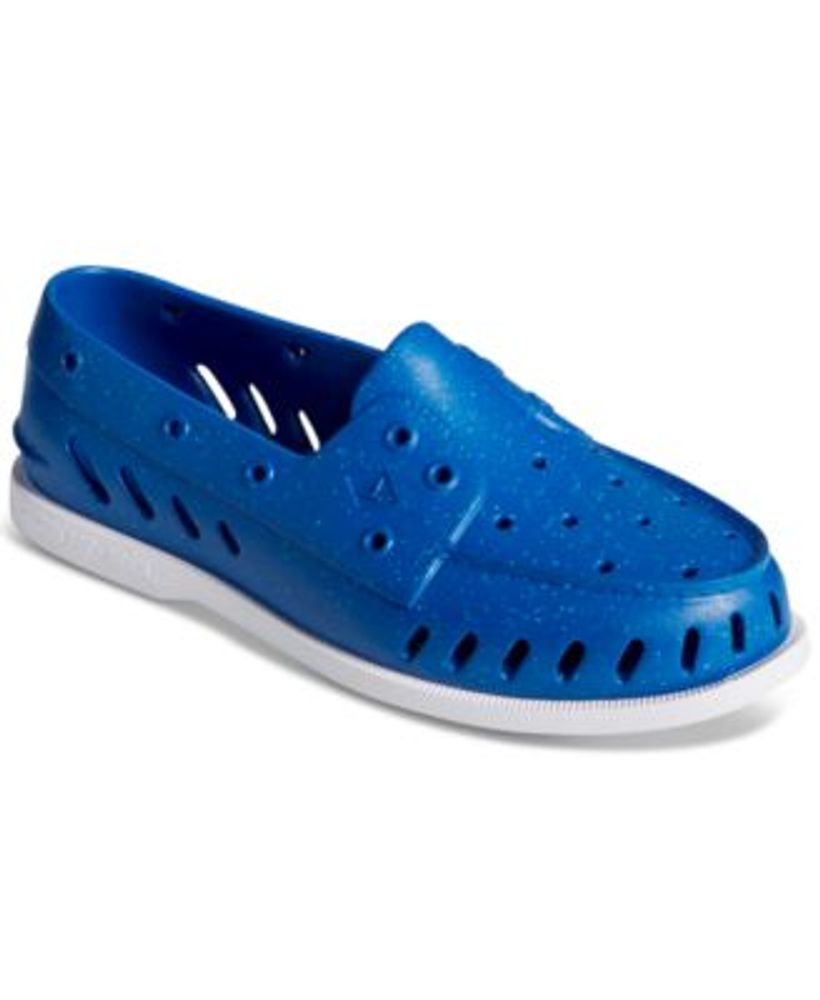 Boat shoes on sale with holes
