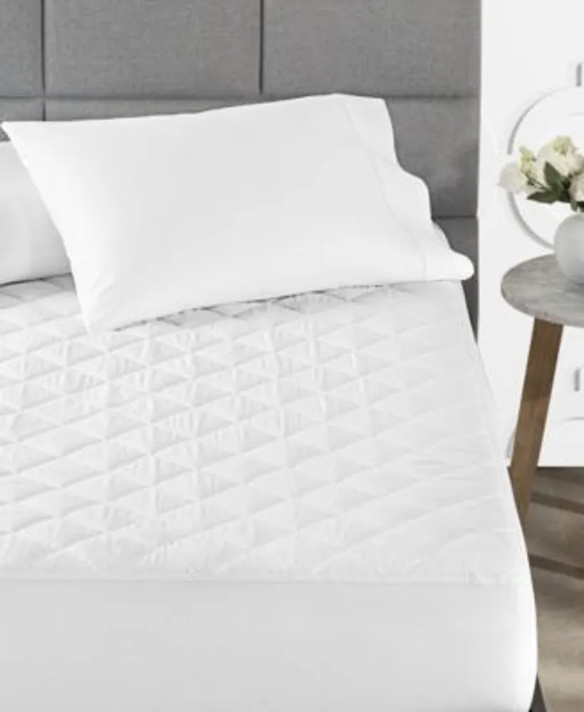 Regulating outlet mattress pad