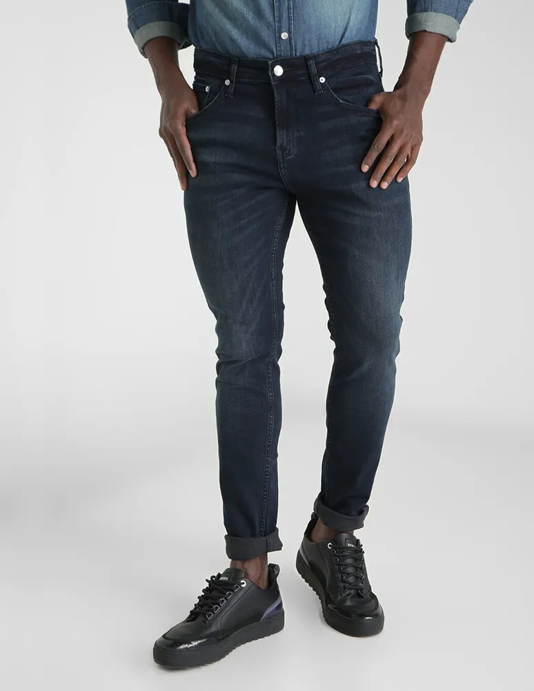 Calvin klein skinny jeans best sale para hombre