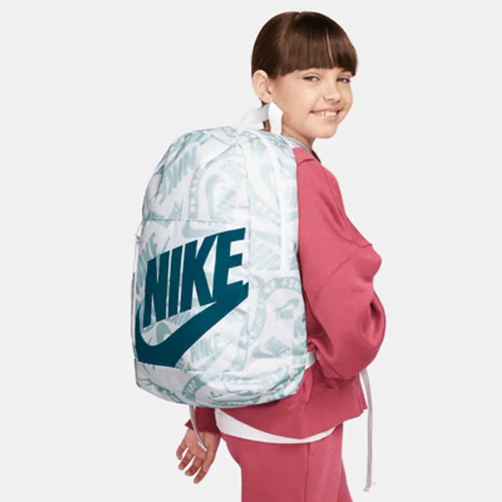 Nike 20l clearance backpack