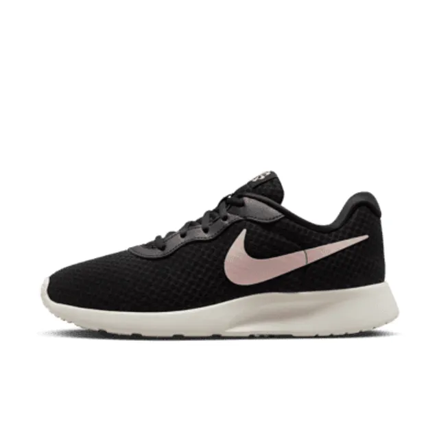 Womens black tanjun store nike