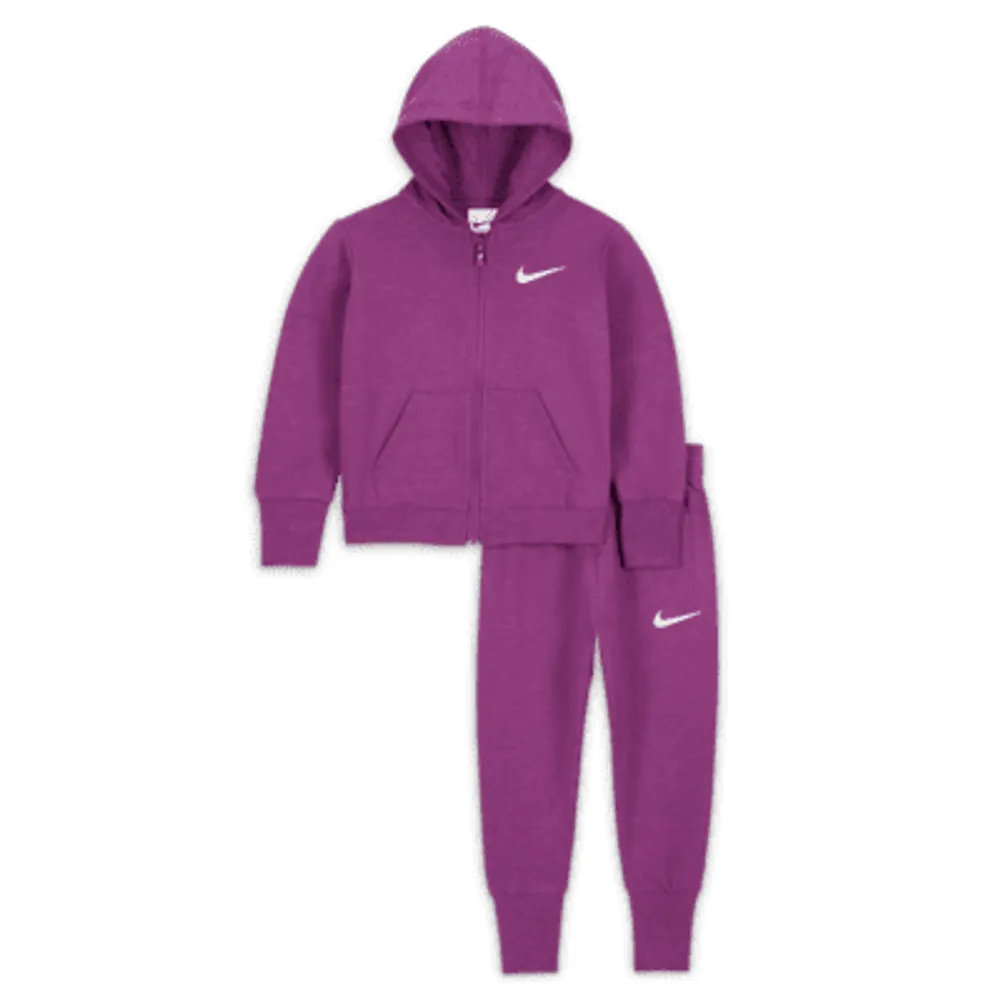 Nike jogger and outlet hoodie set