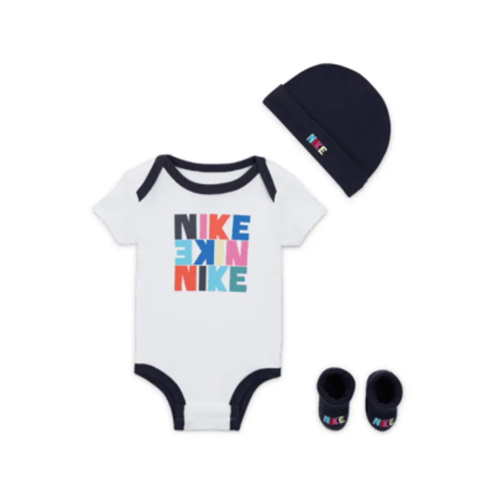 Baby nike outlet hat and booties