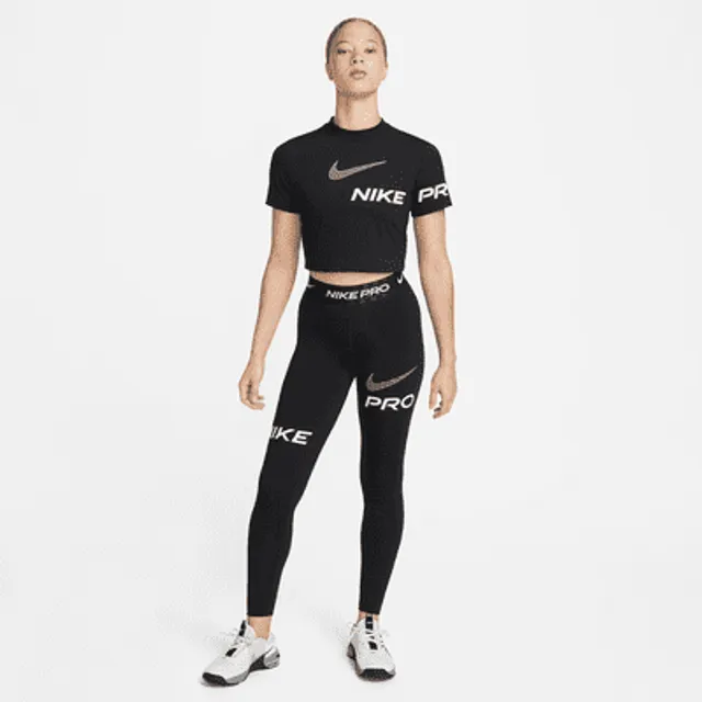 Nike pro mid store rise training crops