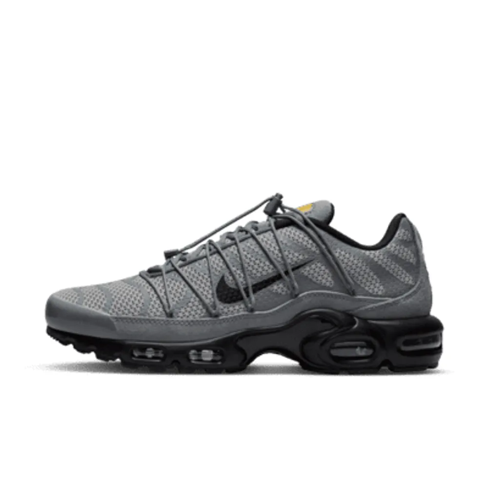 Vapormax plus blends black uppers cheap with noble red