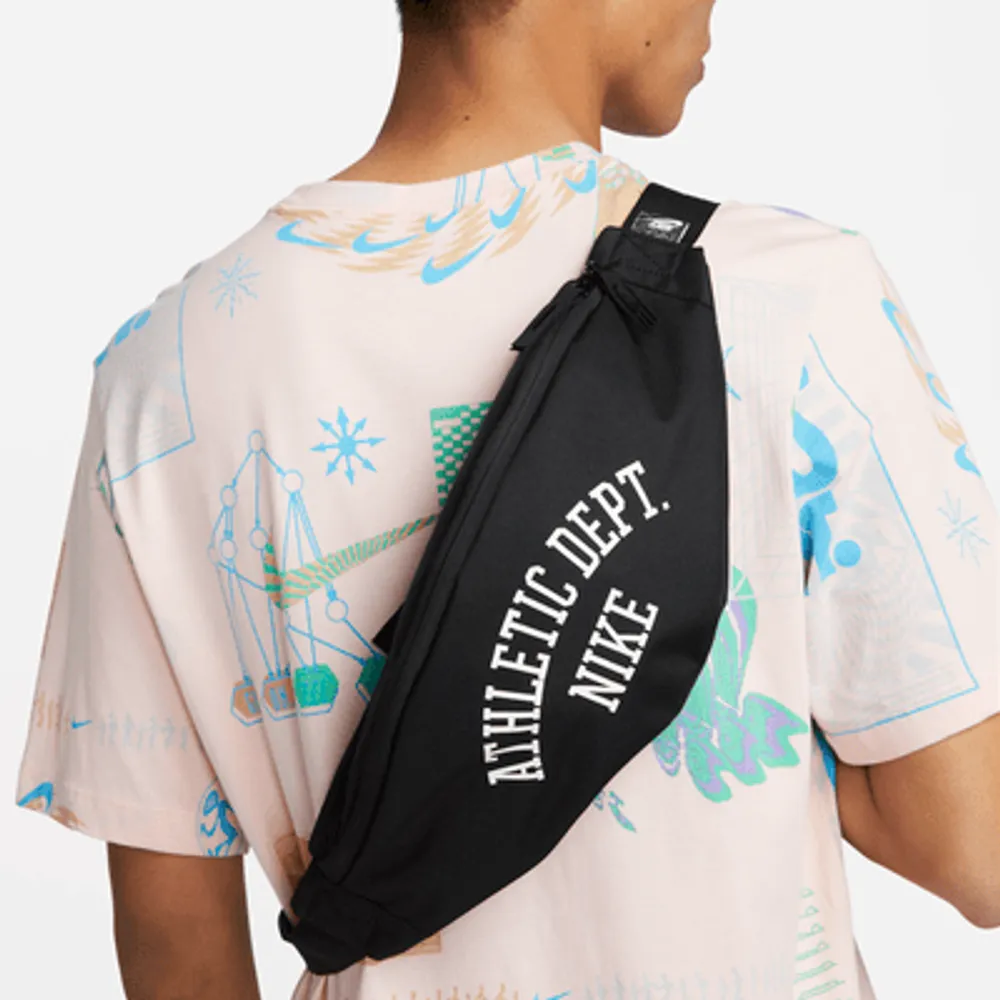 Bum bag 2025 nike uk