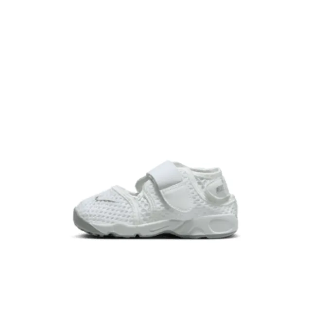 Toddlers nike clearance trainers