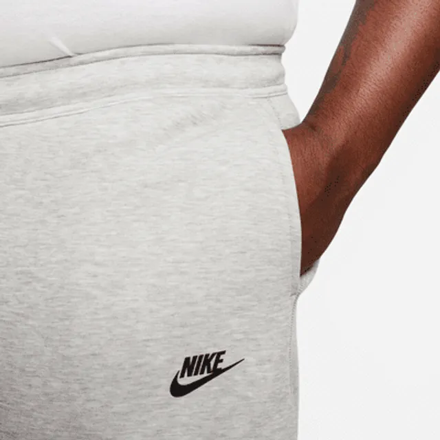 Nike skinny tech online fleece joggers