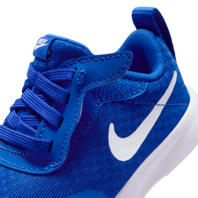 Royal blue hotsell nike tanjun