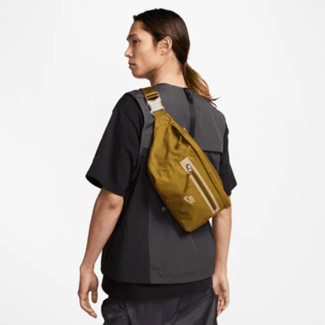 Nike Elemental Premium Fanny Pack (8L). Nike.com | The Summit