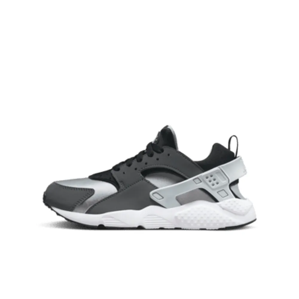 Nike huarache clearance size 2 uk