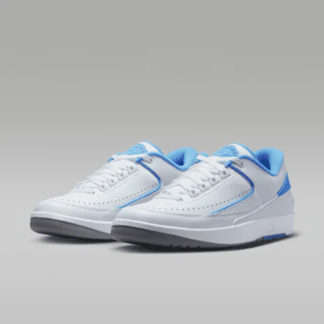 Jordan 2 retro hot sale low university blue