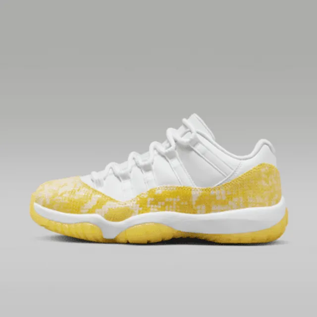 Air jordan 11 on sale retro low women's shoe