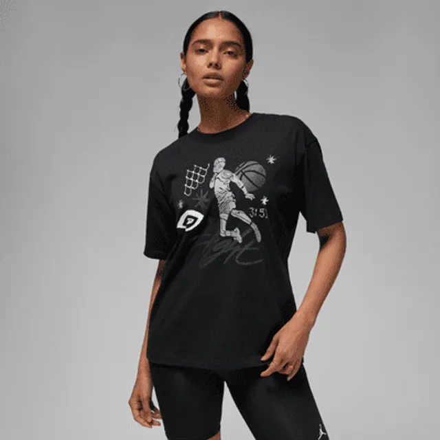 Nike boxy store tee gce