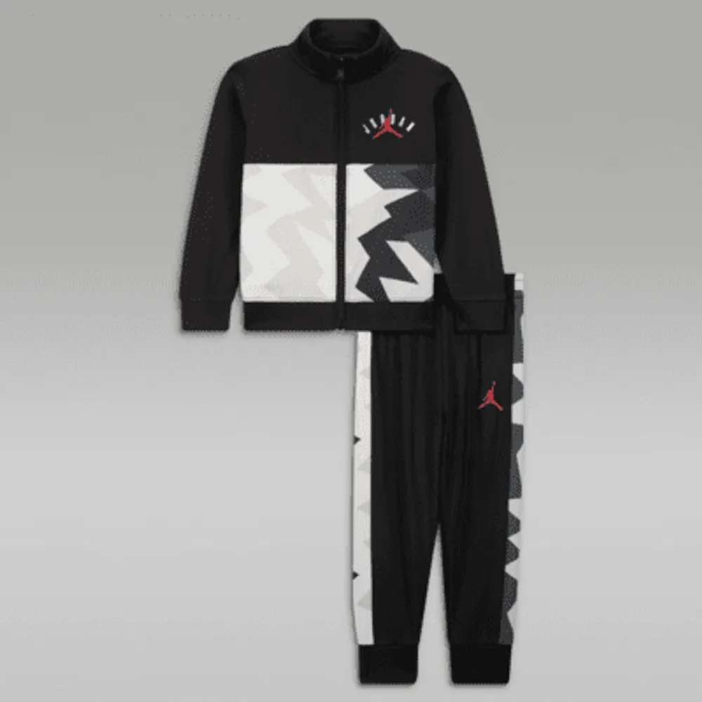Jordan tracksuit hotsell for boys