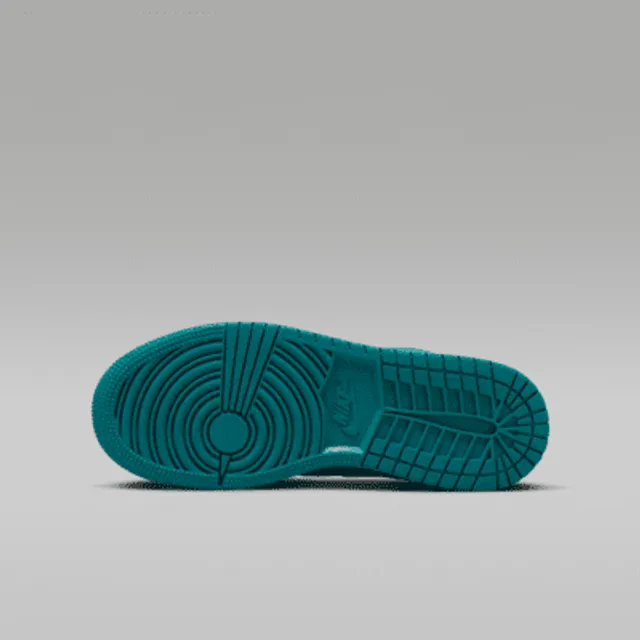 Nike Air Jordan 1 Mid SE Big Kids Shoes. Nike The Summit at