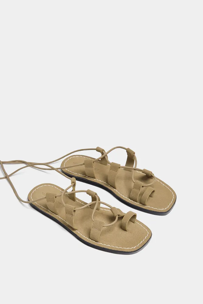 Sandalia plana pull online and bear