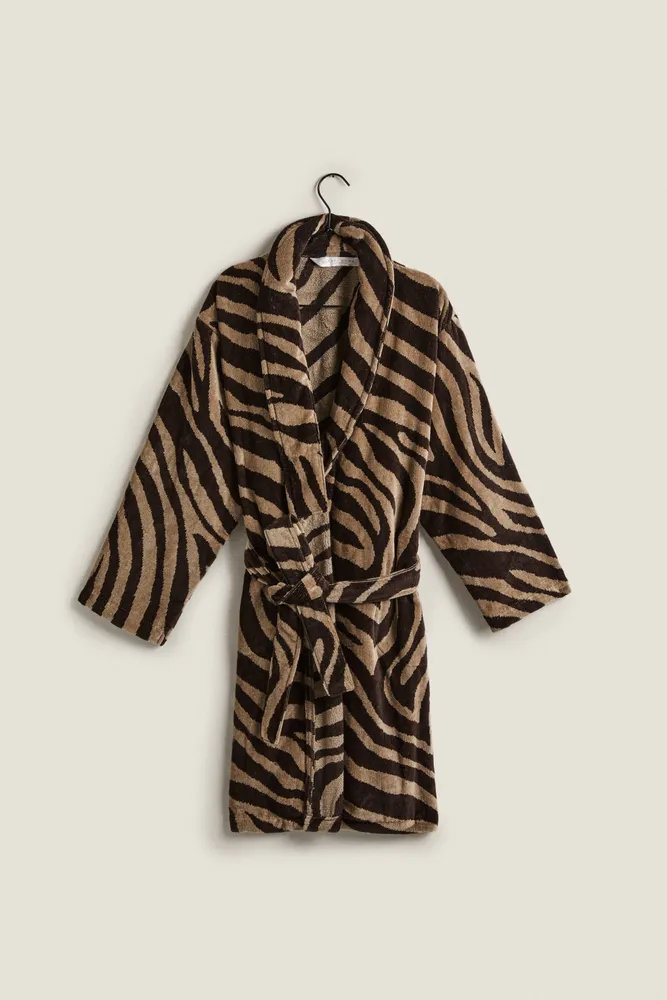 Zara JACQUARD TIGER BATHROBE | Mall of America®
