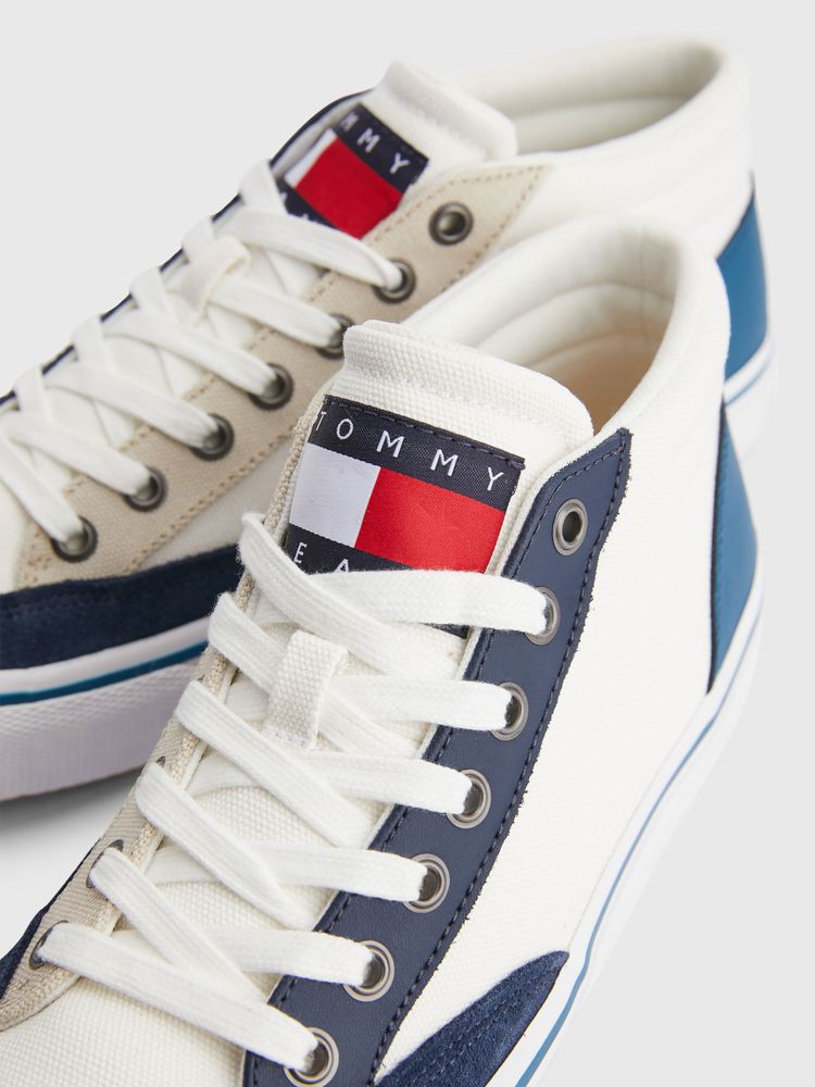 TENIS TOMMY JEANS DE CORTE ALTO HOMBRE