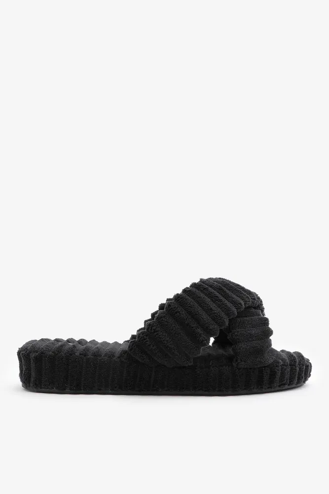 Criss cross sale faux fur slippers
