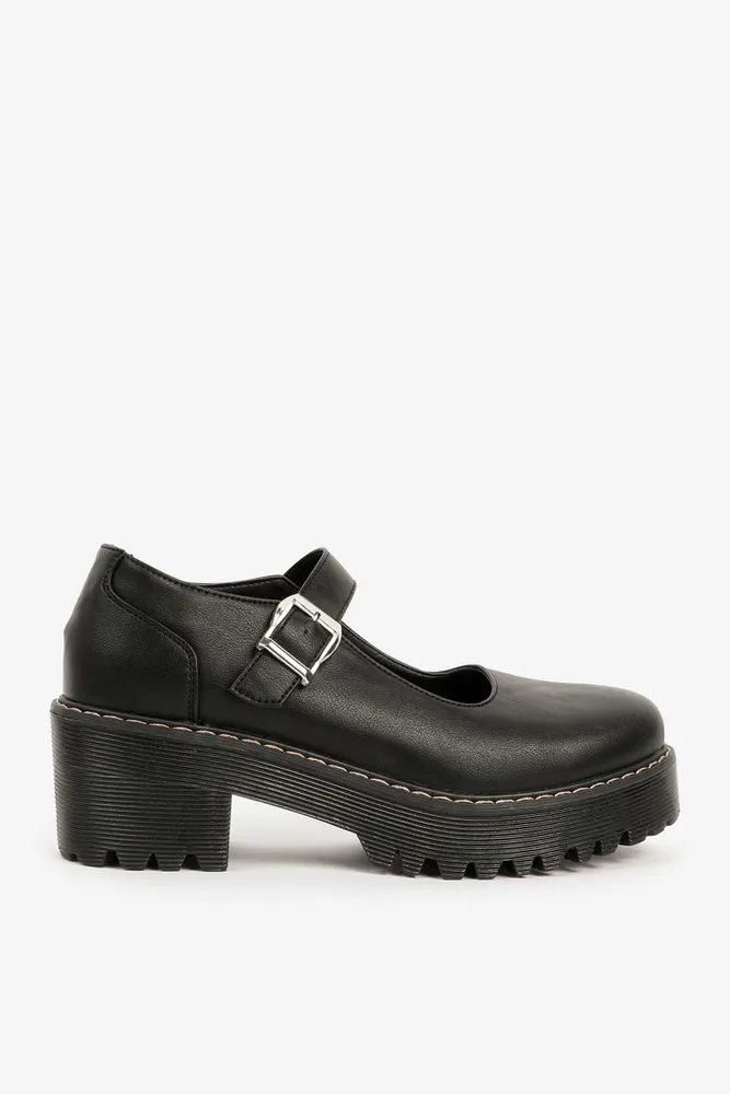 Ardene Lug Sole Mary Janes in Black Size Faux Leather Rubber