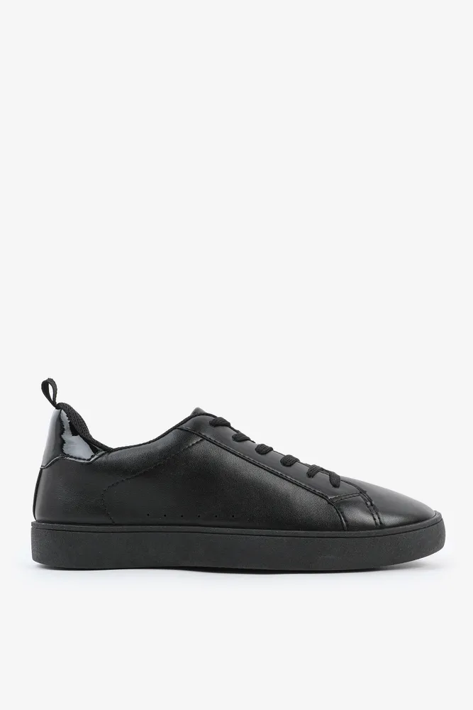 Ardene footwear store
