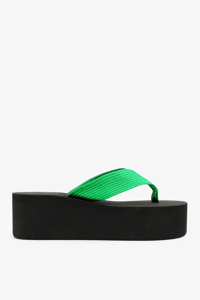 Ardene best sale flip flops