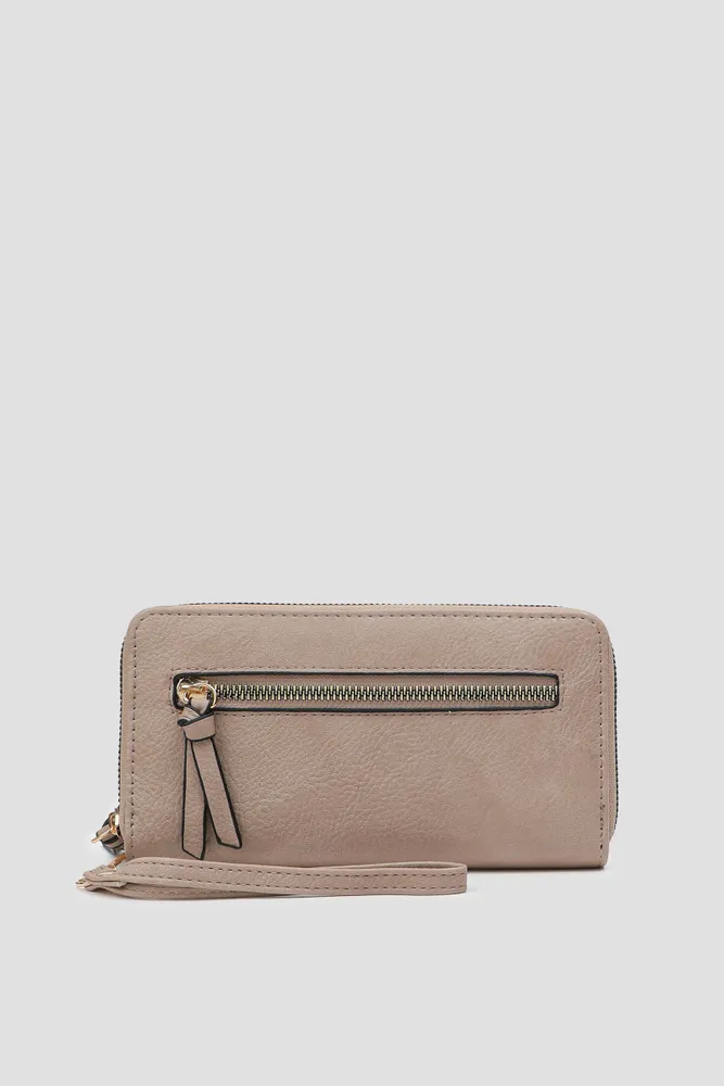 Fendi sales accordion wallet