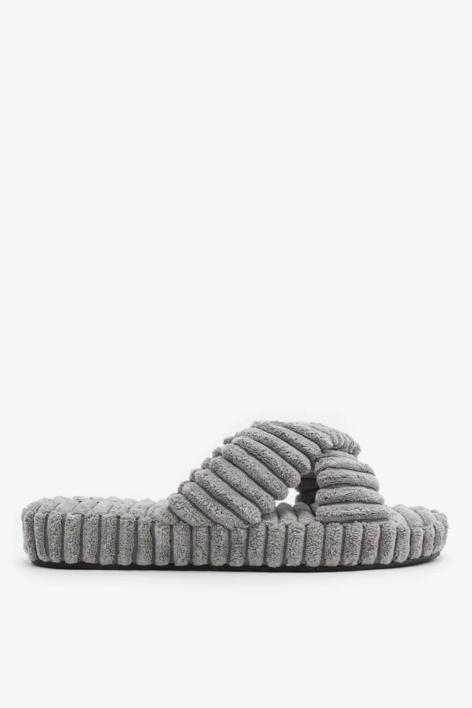 Ardene best sale fur slides