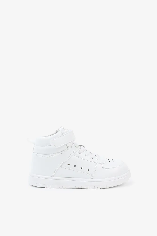Ardene Kids Bungee Lace Sneakers in White Size Faux Leather