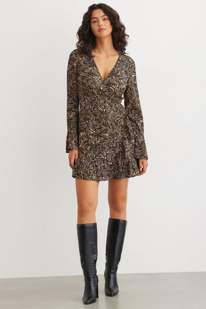 Dynamite wrap best sale dress