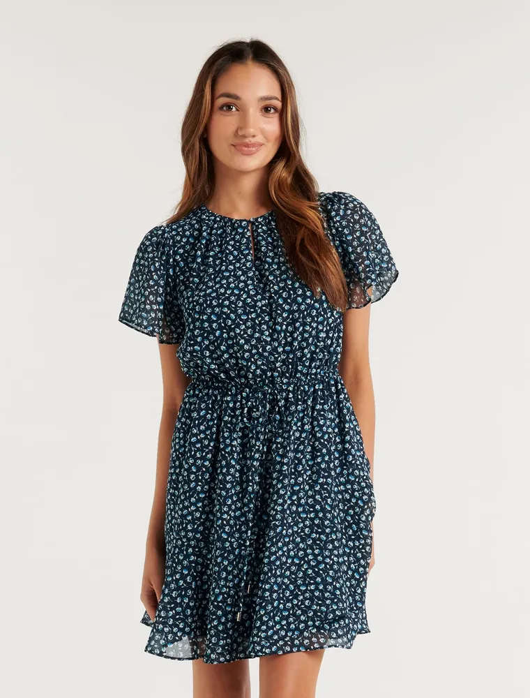 Petite flutter deals sleeve dresses