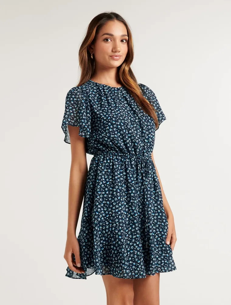 Petite flutter deals sleeve dresses