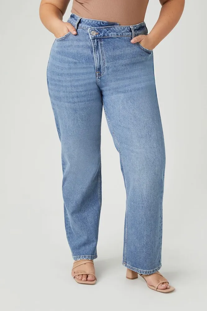 Forever 21 Women s Stretch Denim Straight Jeans in Medium Denim