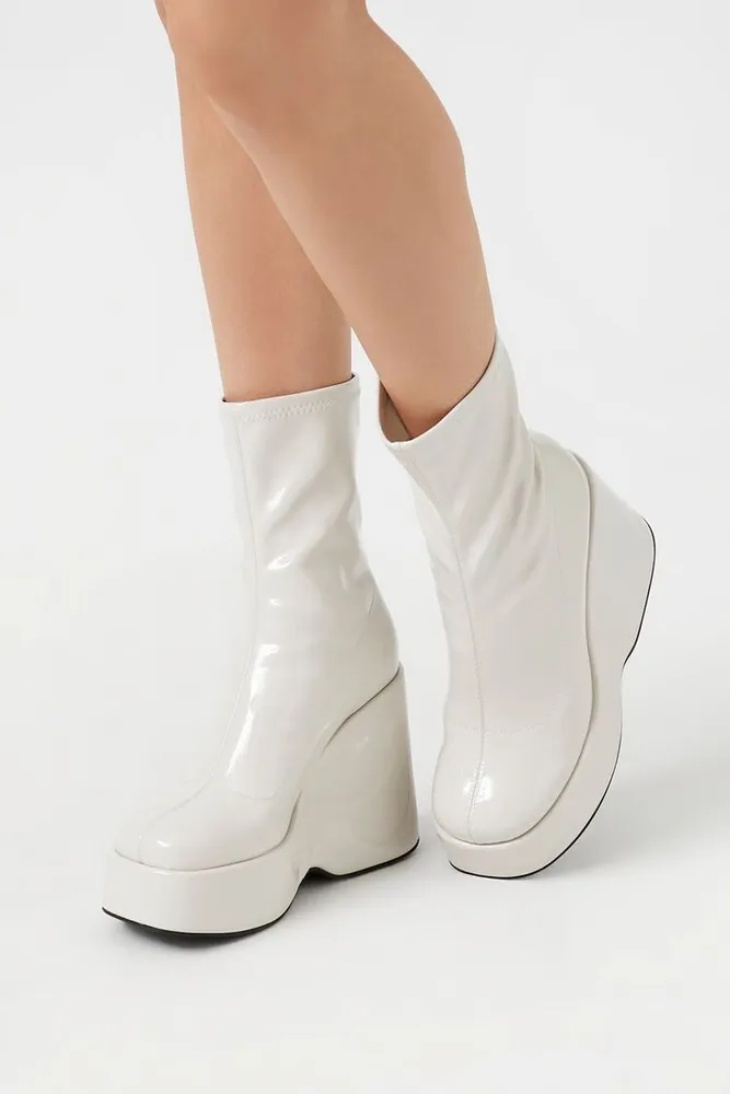 Forever 21 Women s Faux Patent Leather Wedge Booties in Cream 7.5