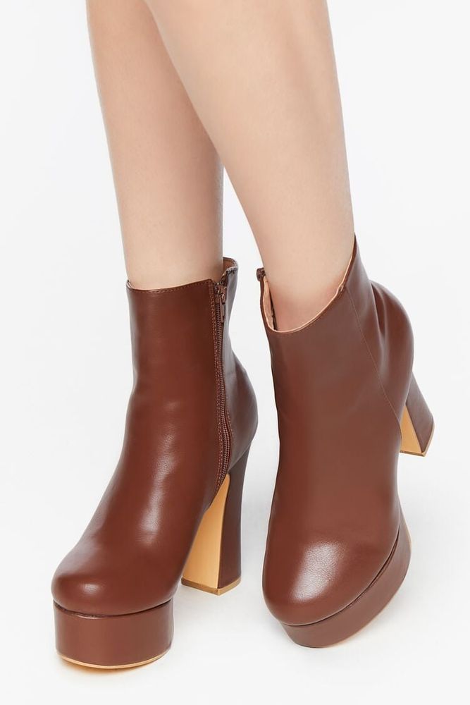 Forever 21 Women s Faux Leather Platform Booties 10 Plaza Las