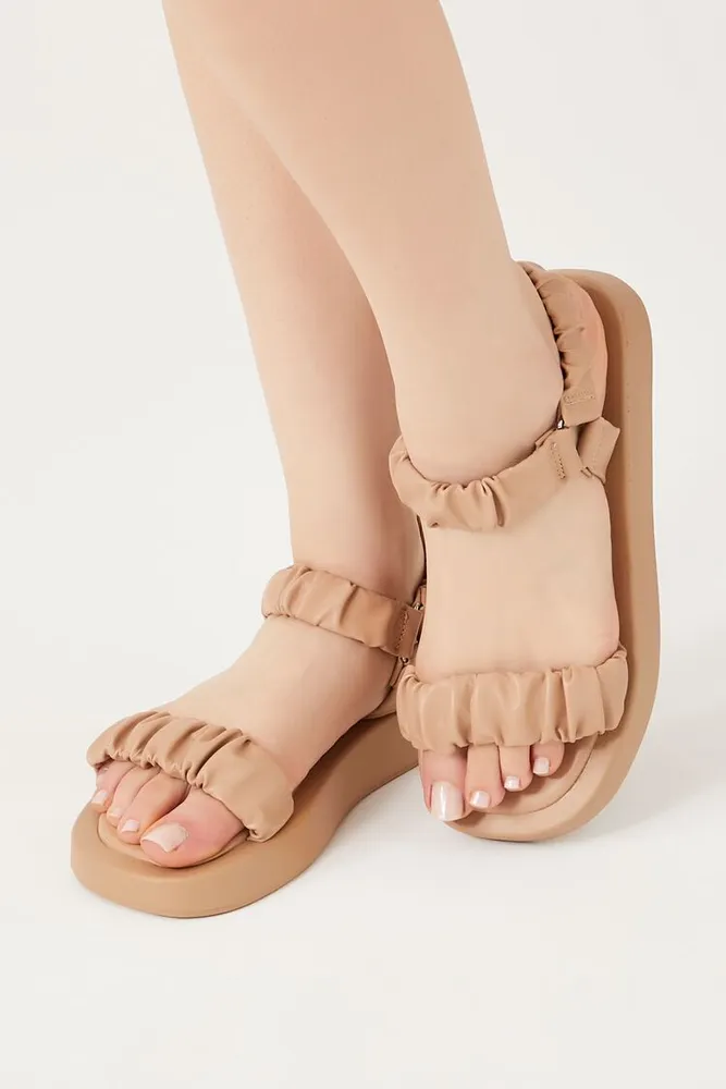 Forever 21 Women s Ruched Faux Leather Sandals 10 Plaza Del Caribe