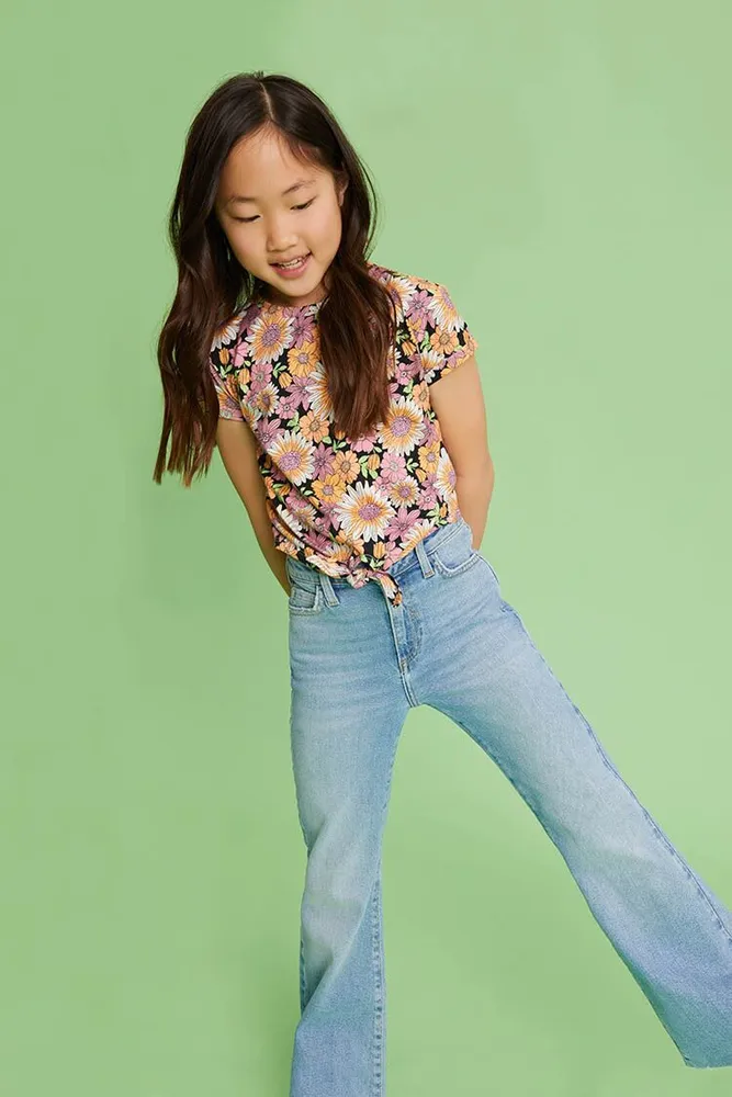 Forever 21 Girls Recycled Cotton Jeans Kids in Light Denim 5 6