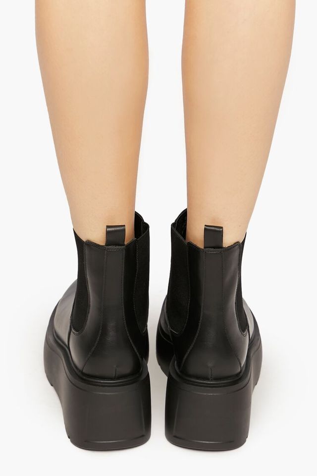 Forever 21 chelsea boots clearance