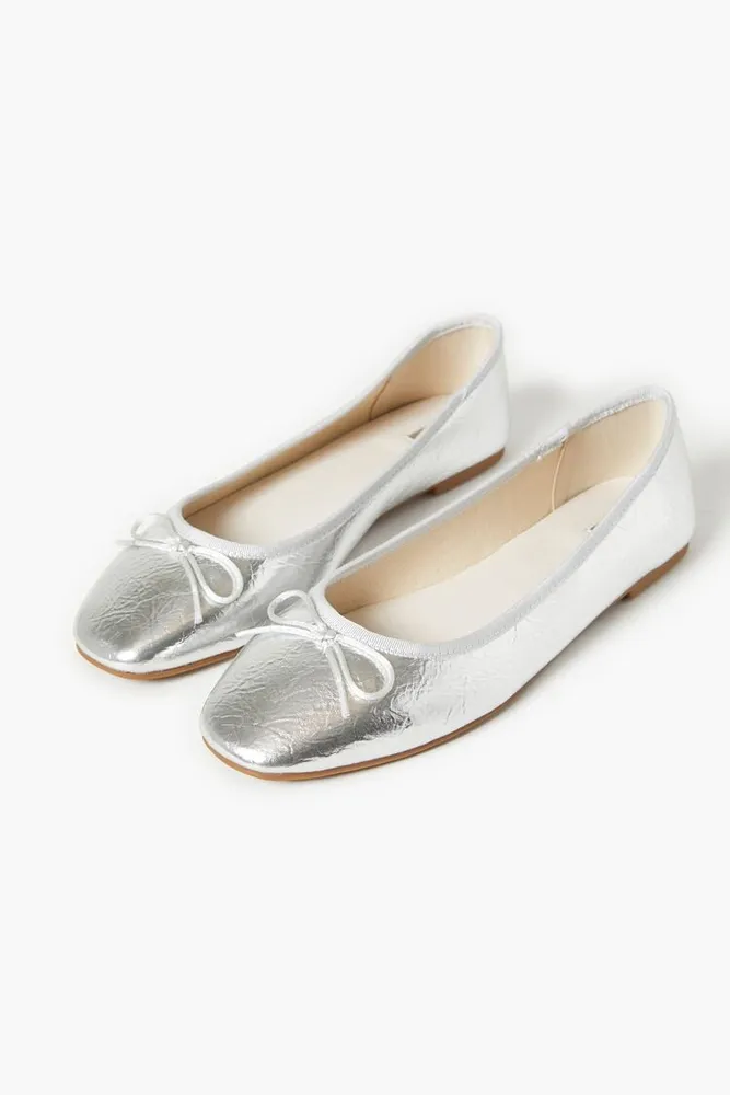 Forever 21 Women s Metallic Faux Leather Ballet Flats in Silver 7