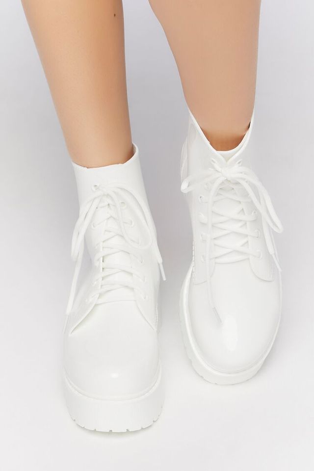 Girl combat boots forever 21 deals
