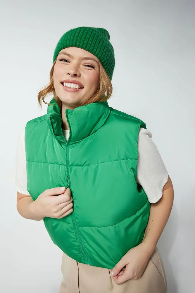 Forever 21 Women s Cropped Zip Up Puffer Vest in Green 4X