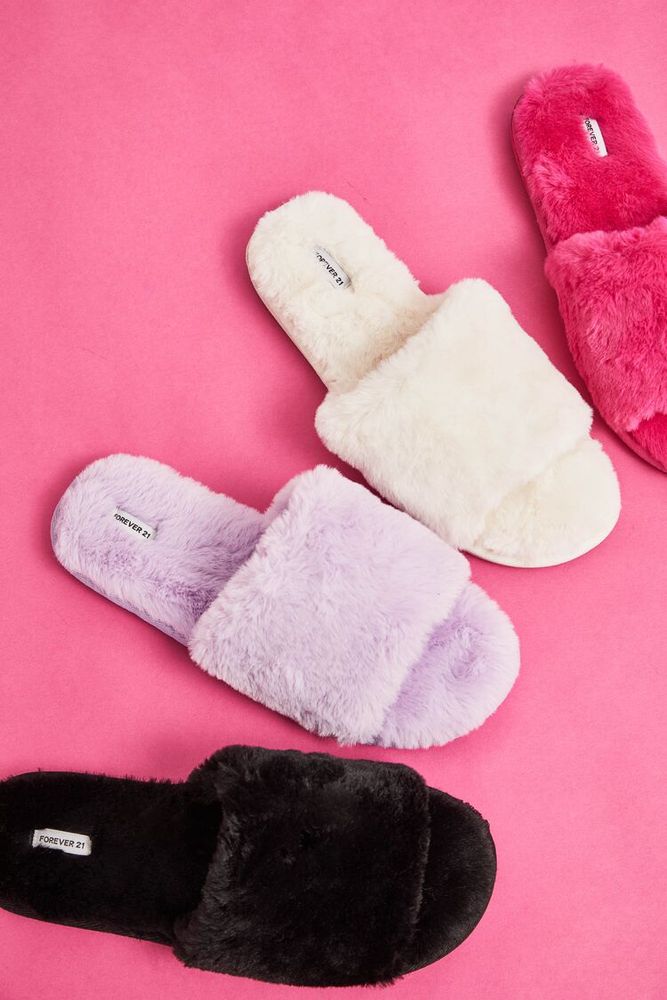 Forever 21 Women s Plush Open Toe Slippers in Lavender Large