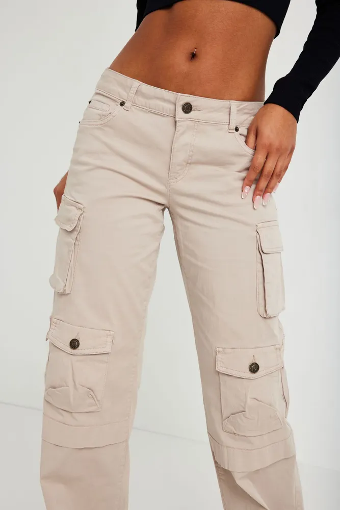Garage Carter Low Rise Wide Cargo Pant Mall of America®
