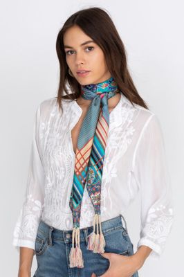 Johnny shop was scarf