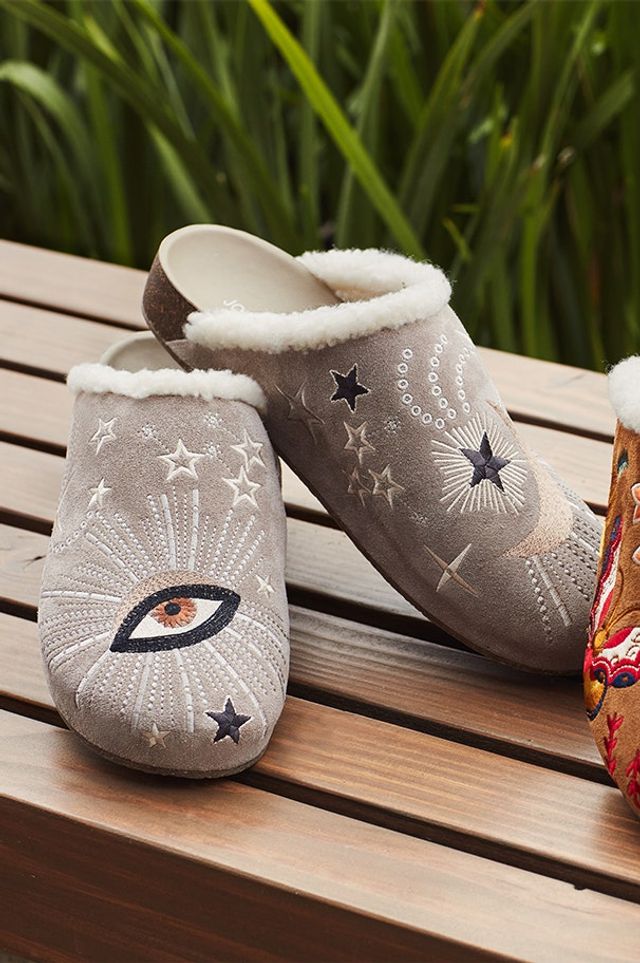Johnny was slippers deals