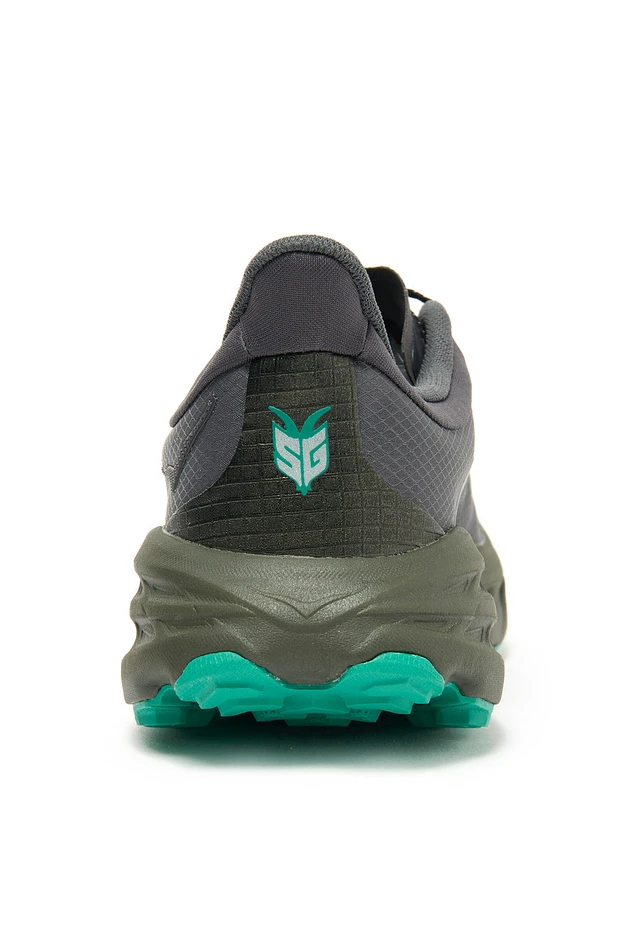 Hoka x Hidden Characters Tor Summit 2 - Snow White / Black