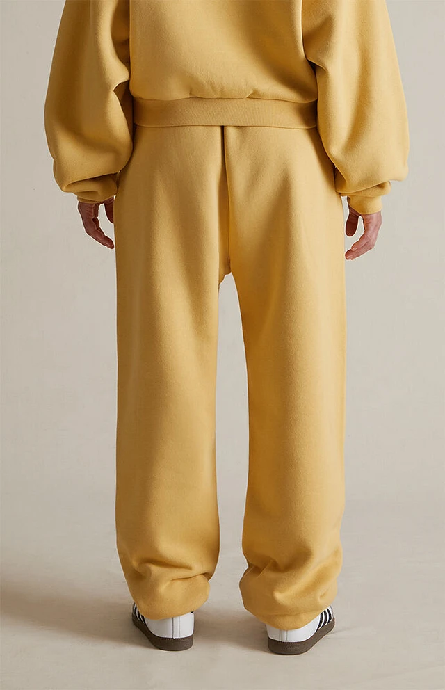 【FOG Essentials】Women's Amber Fleece Sweatpants Fear of God Essentials Women's Amber Fleece Sweatpants | PacSun